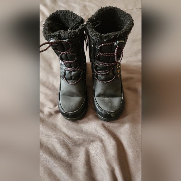 Boots - Picture 3 of 10